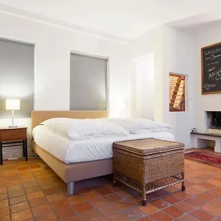 Ground floor Jordaan Apartment-2