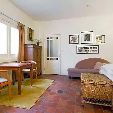 Ground floor Jordaan Apartment-3